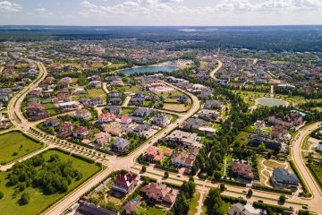 Тупиковый участок с коммуникациями в элитном поселке - 48026