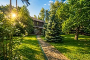 Лесной земельный участок в камерном поселке - 48033