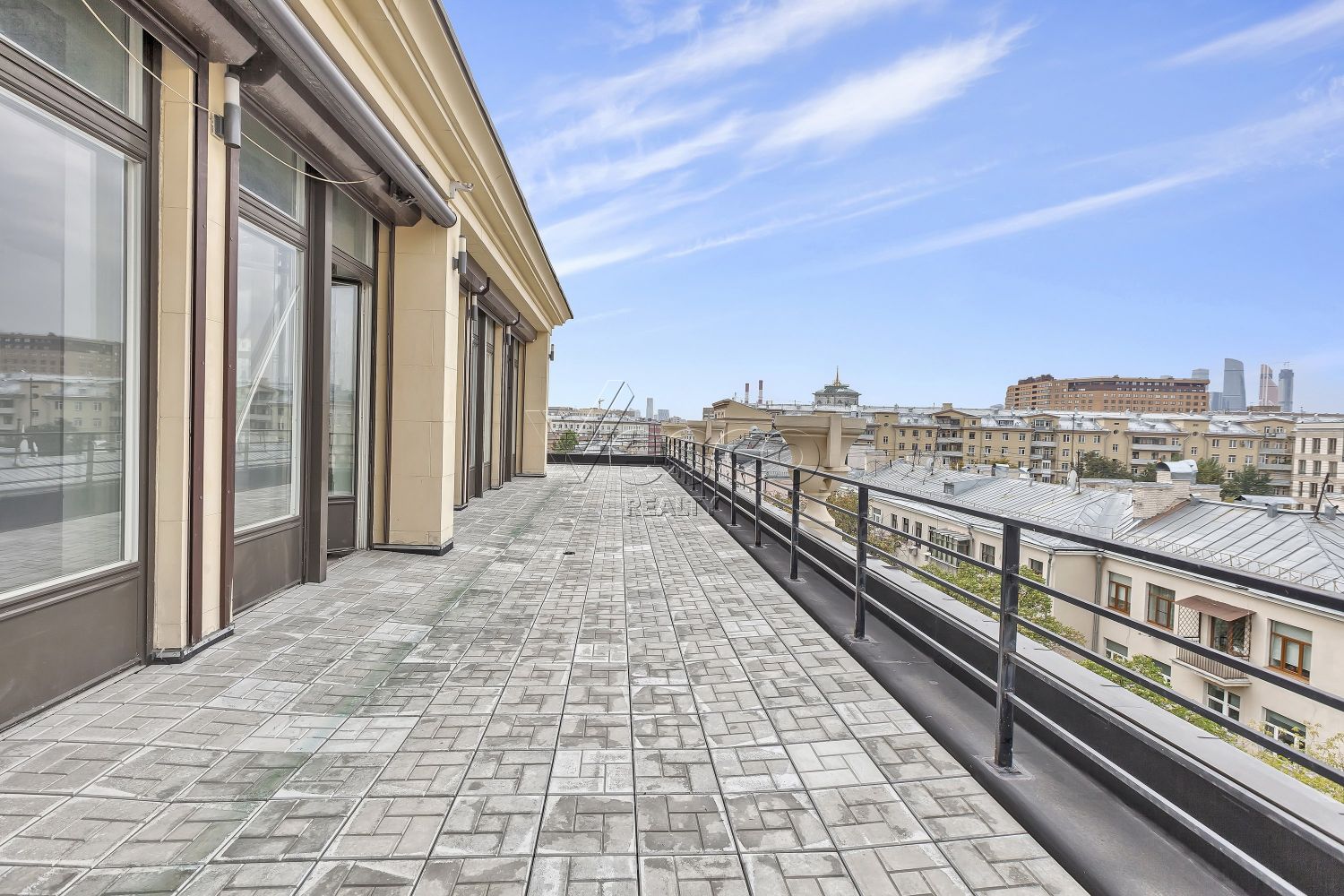 Пентхаус с террасой площадью 245.6 м²