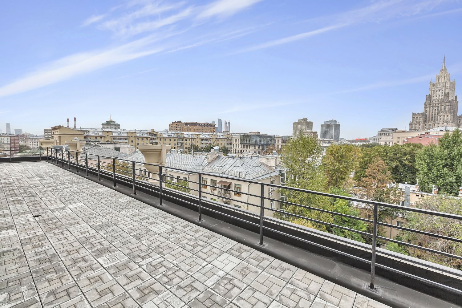 Пентхаус с террасой площадью 245.6 м²