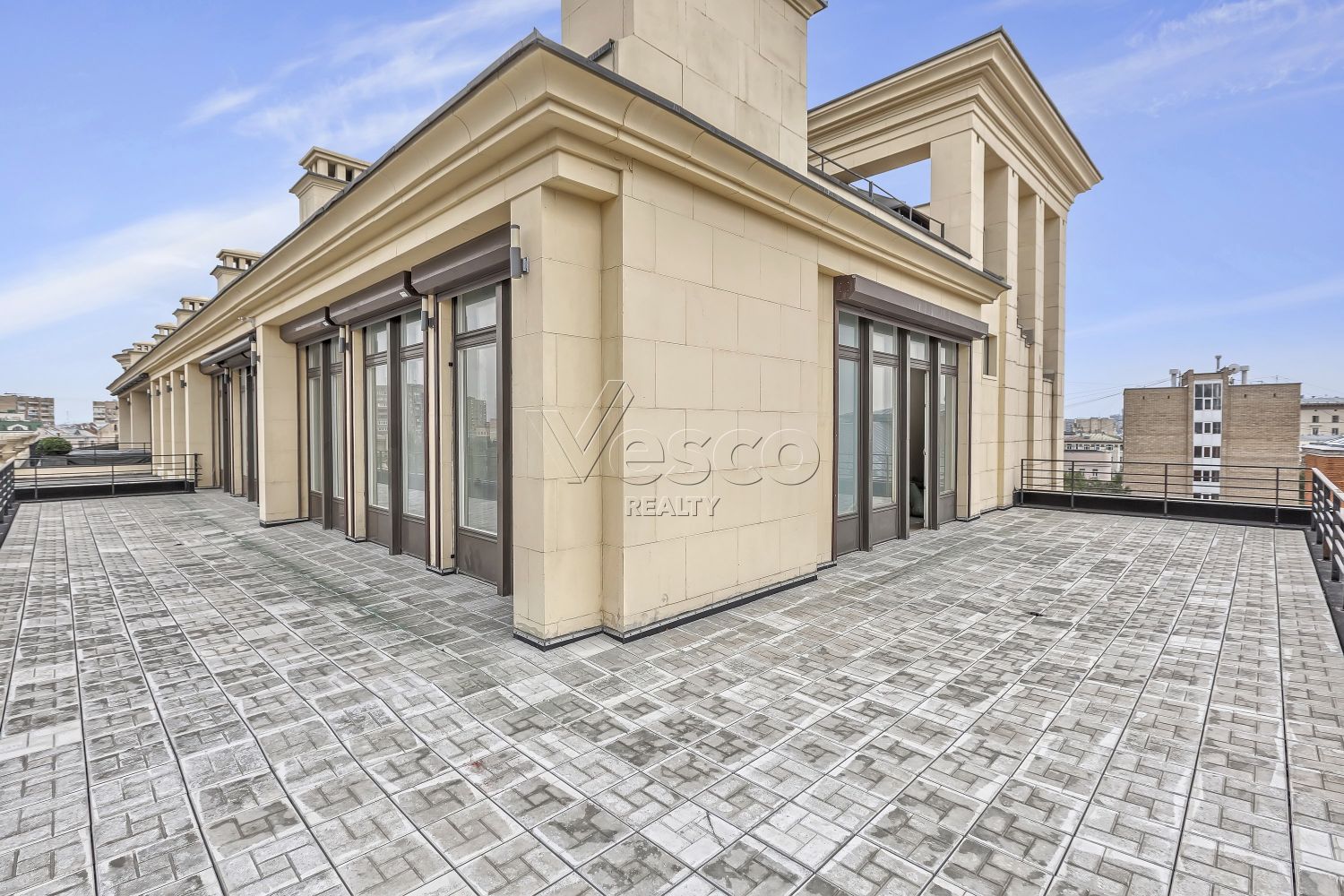 Пентхаус с террасой площадью 245.6 м²