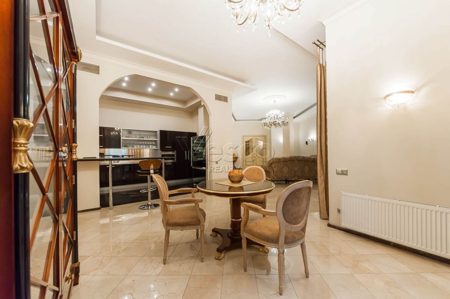 Квартира площадью 195.9 м²