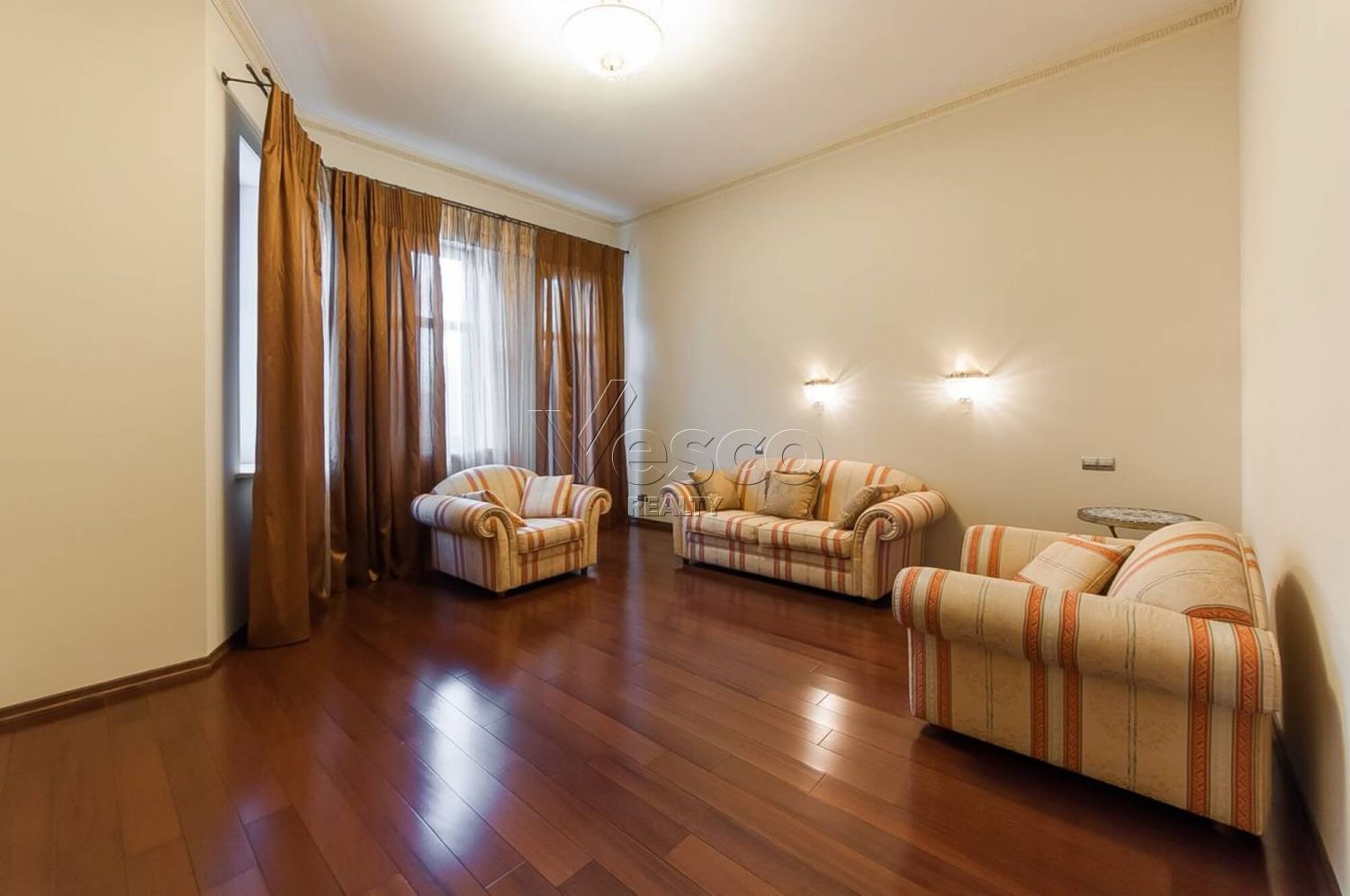 Квартира площадью 195.9 м²