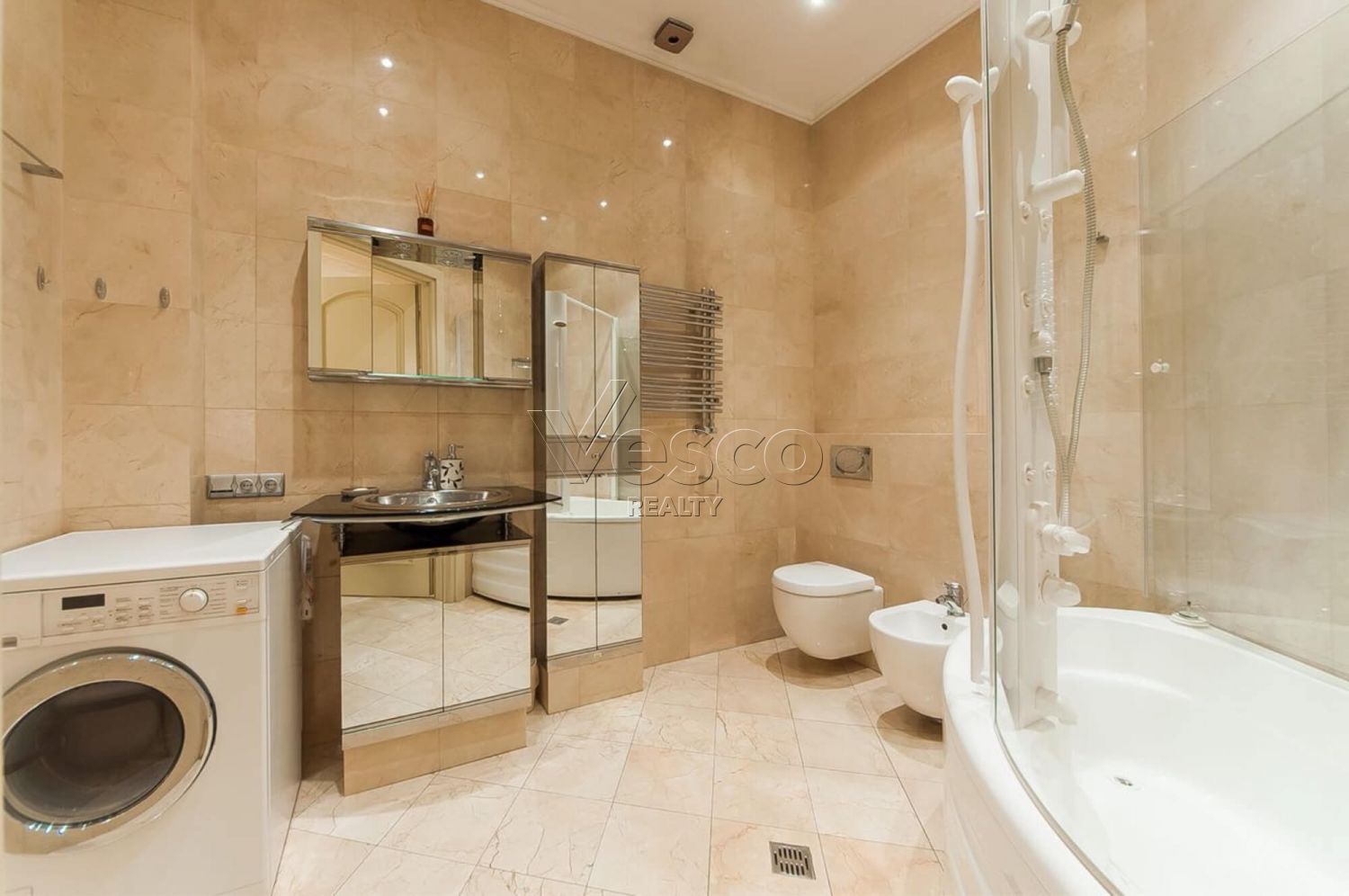 Квартира площадью 195.9 м²