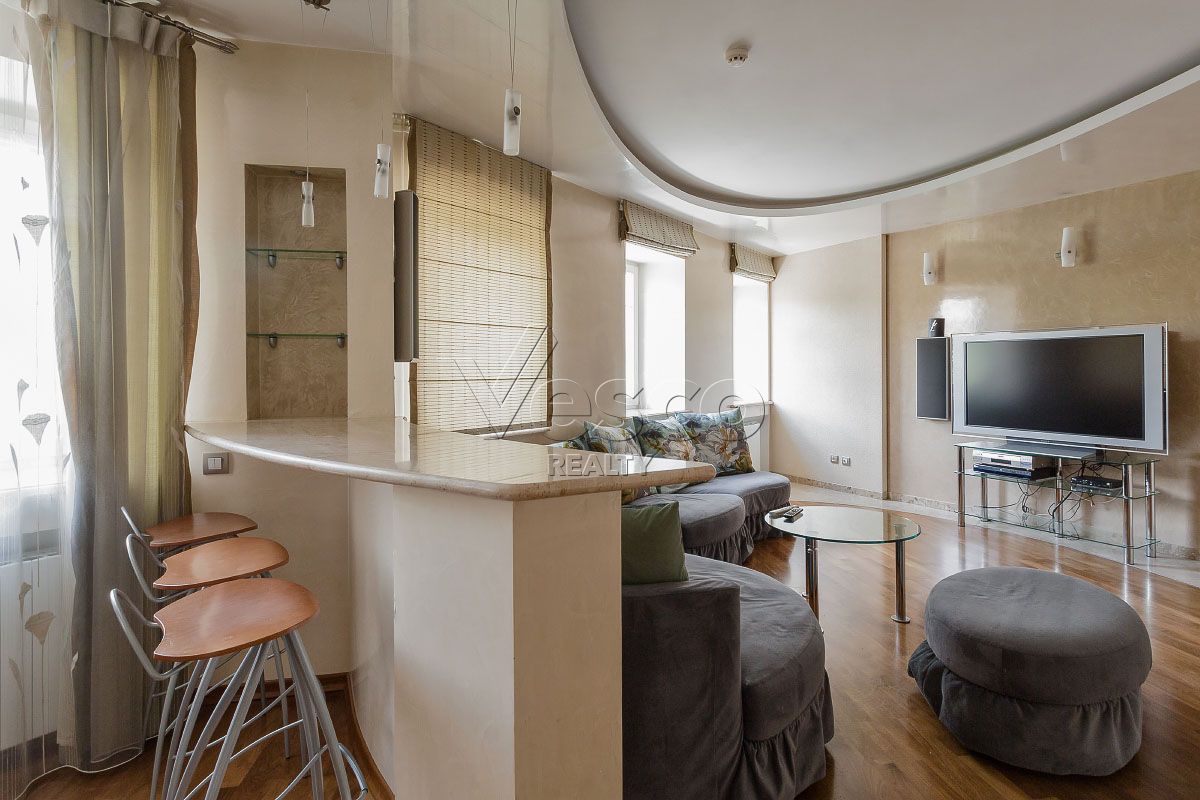Квартира площадью 176 м²