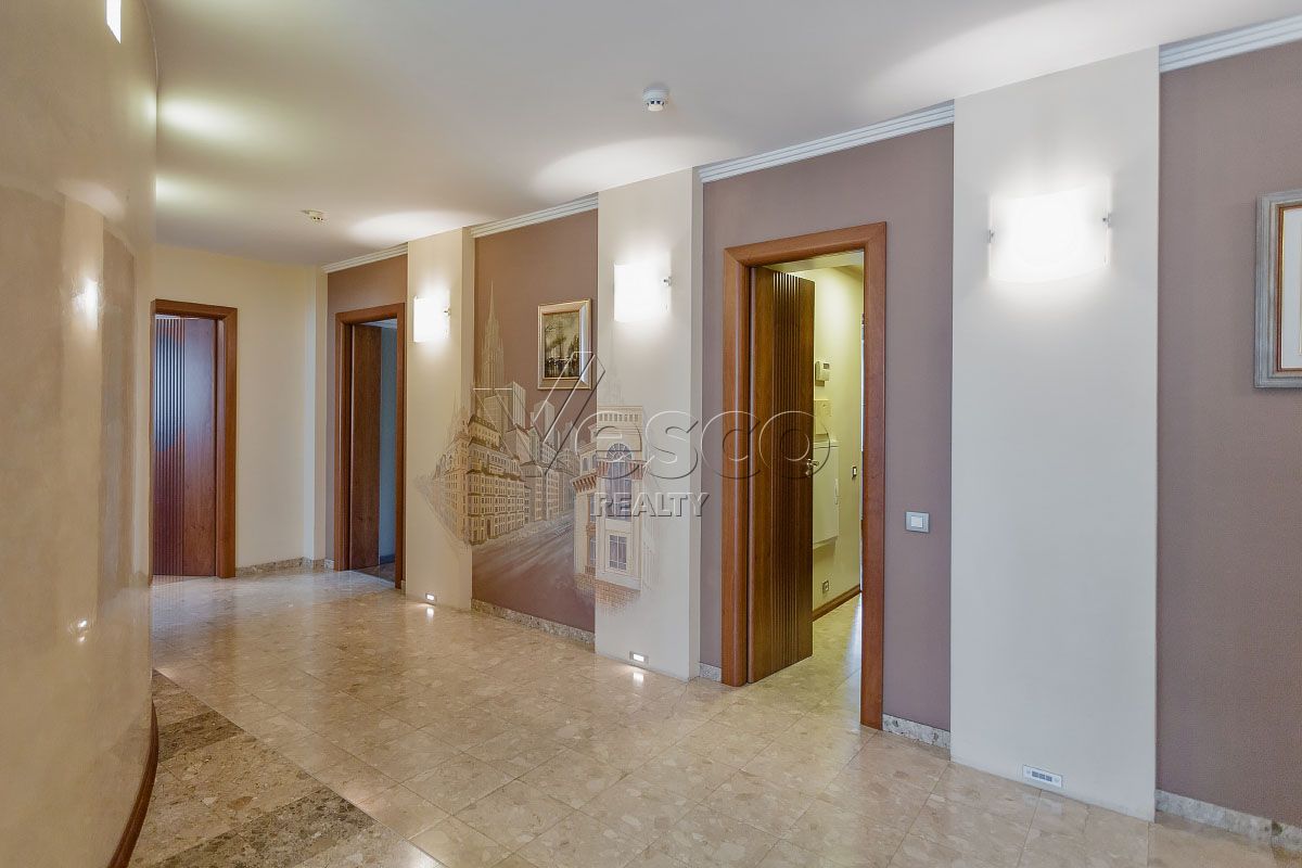 Квартира площадью 176 м²