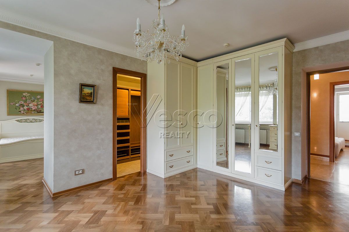 Квартира площадью 176 м²