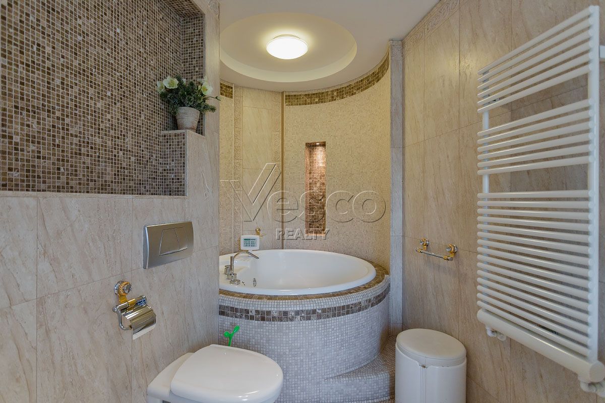 Квартира площадью 176 м²