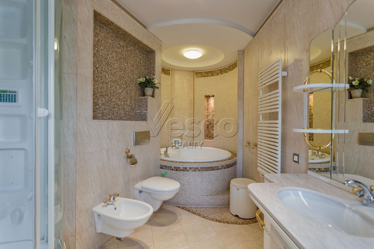 Квартира площадью 176 м²