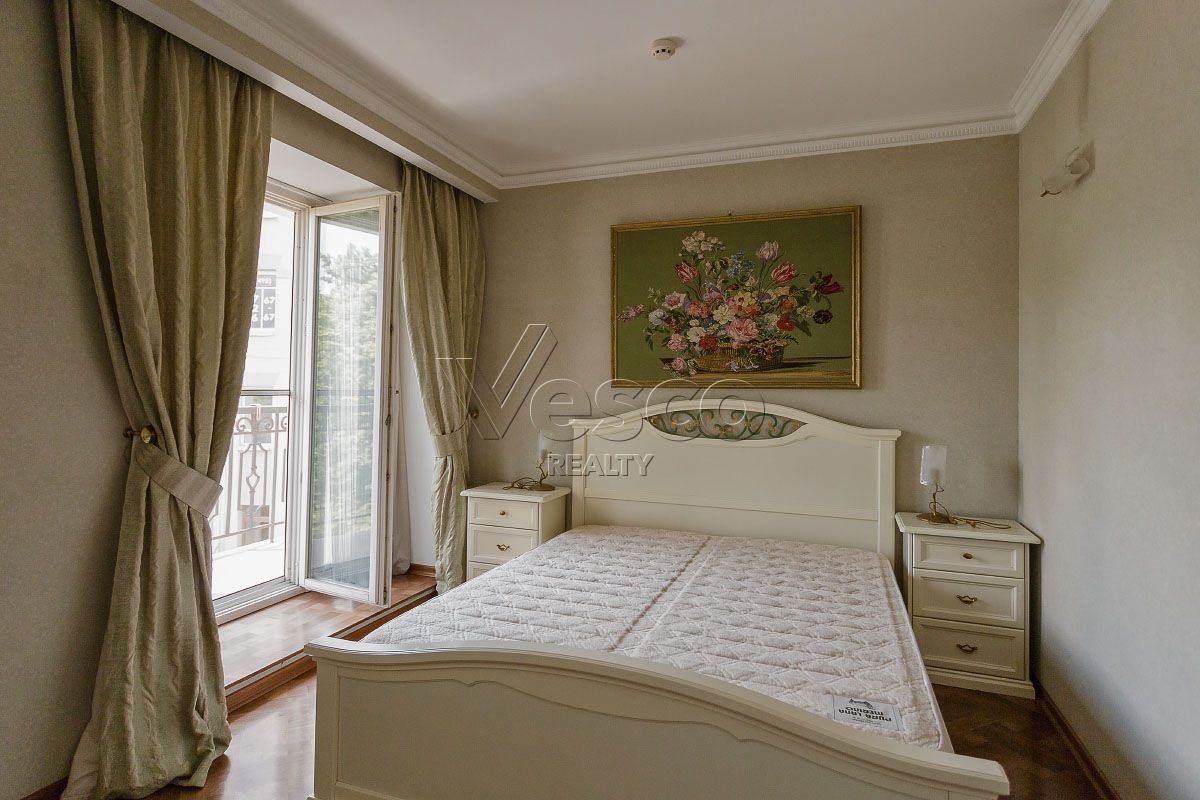 Квартира площадью 176 м²