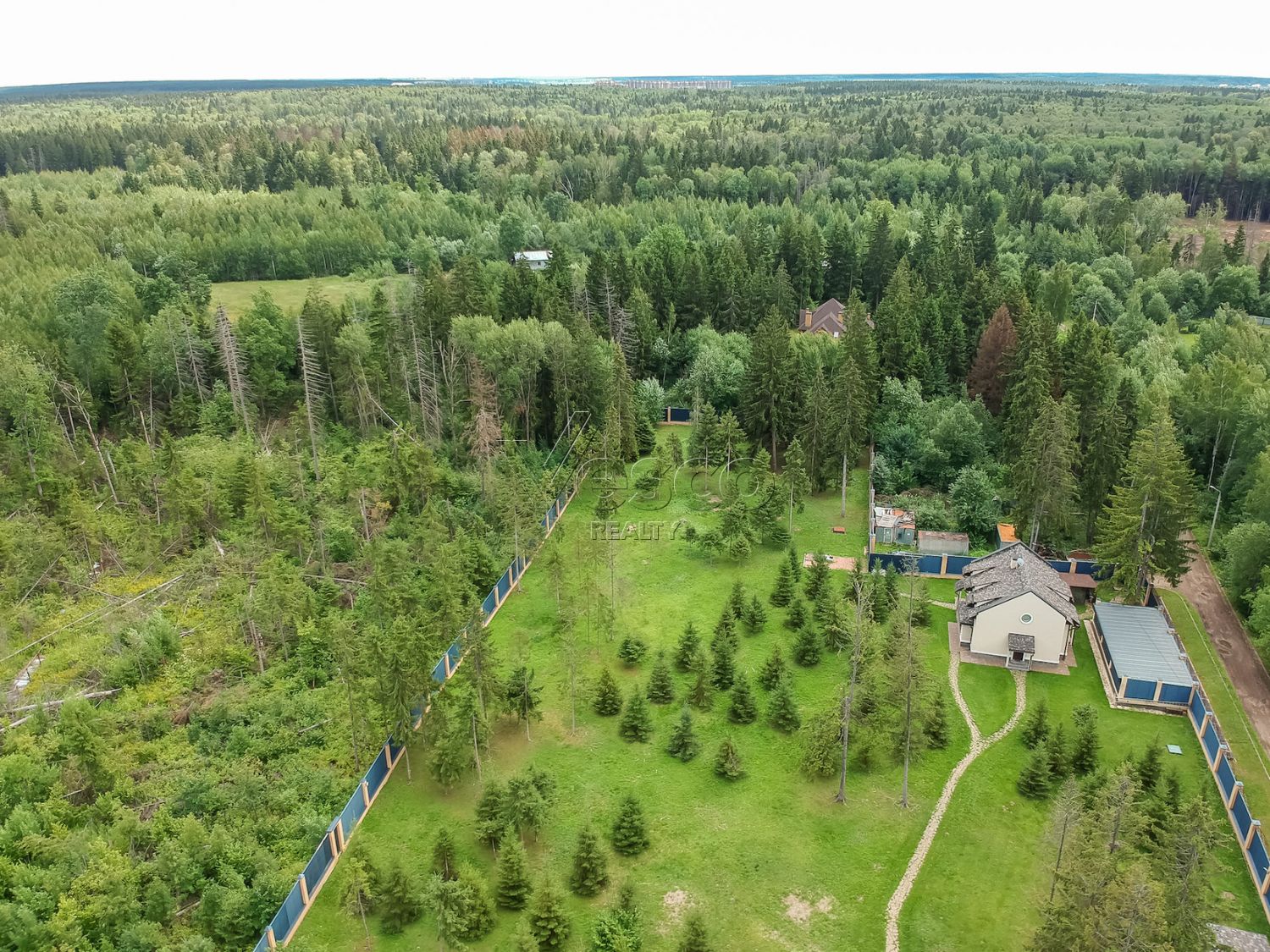 Загородное поместье в стиле Модерн