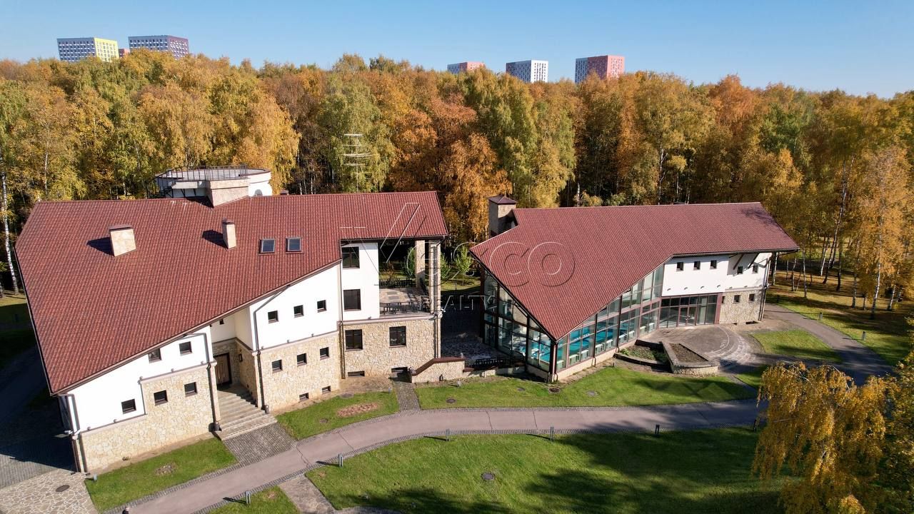 Дом на большом прилесном участке