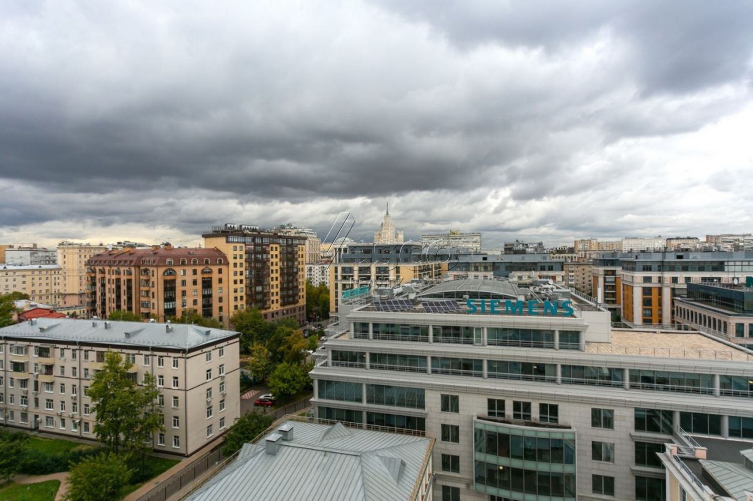 Пентхаус с террасой площадью 300 м²
