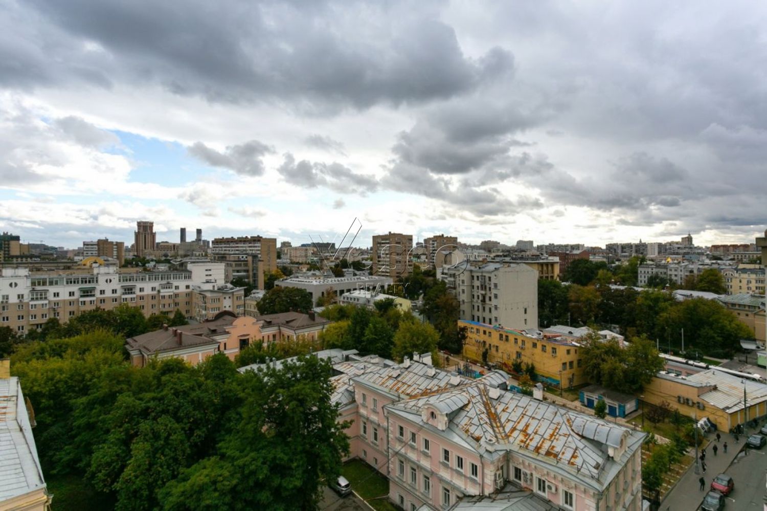 Пентхаус с террасой площадью 300 м²