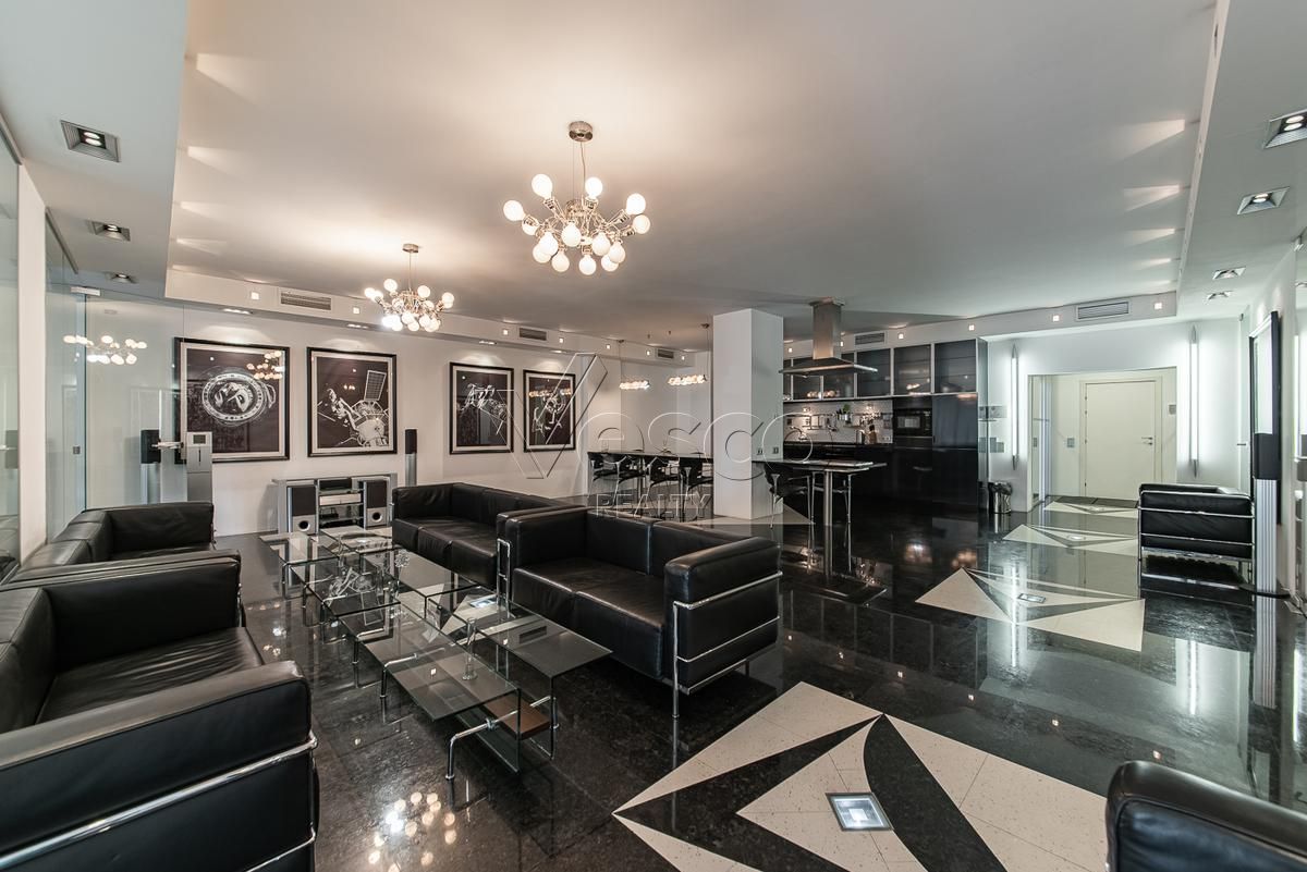Квартира площадью 200 м²