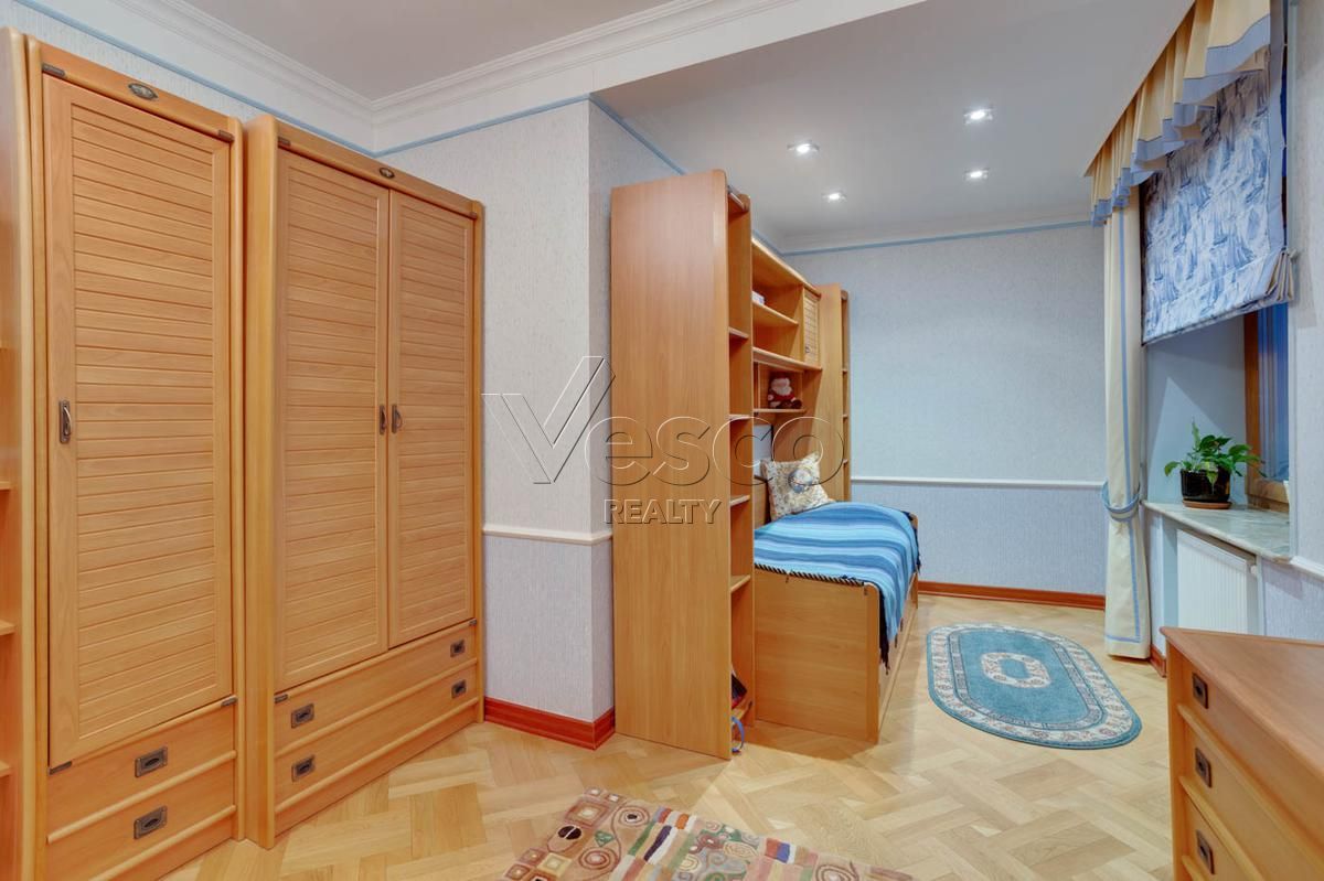 Квартира с террасой площадью 415 м²