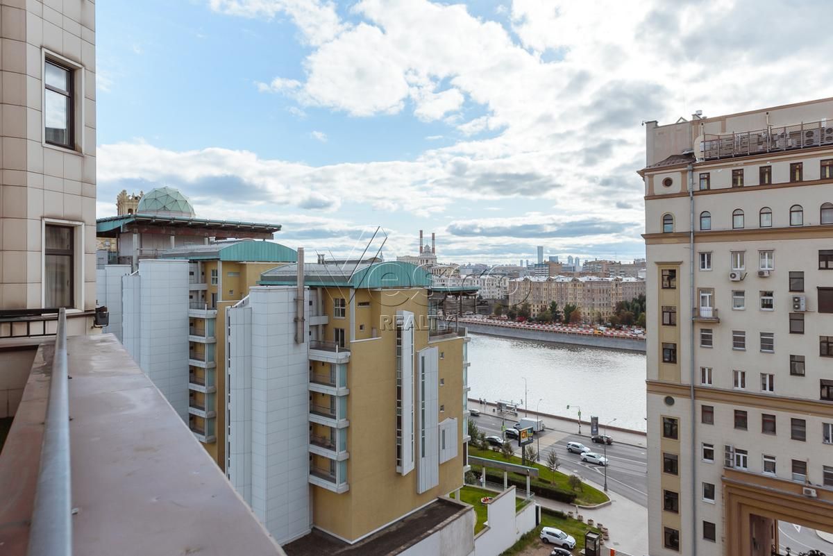 Квартира площадью 200 м²
