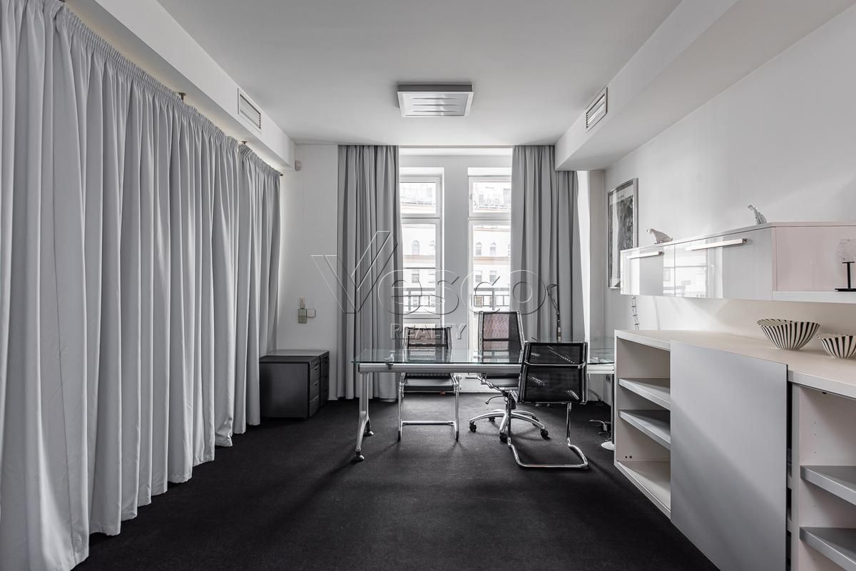 Квартира площадью 200 м²