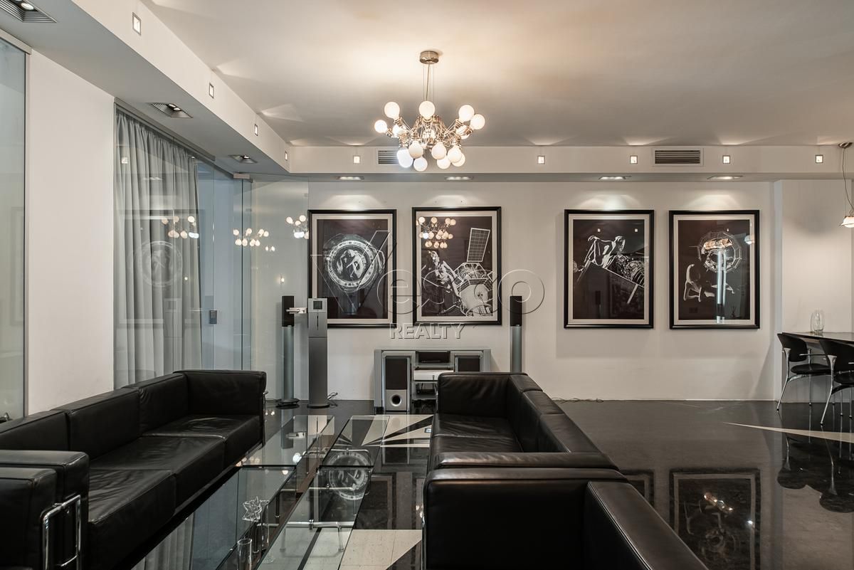 Квартира площадью 200 м²