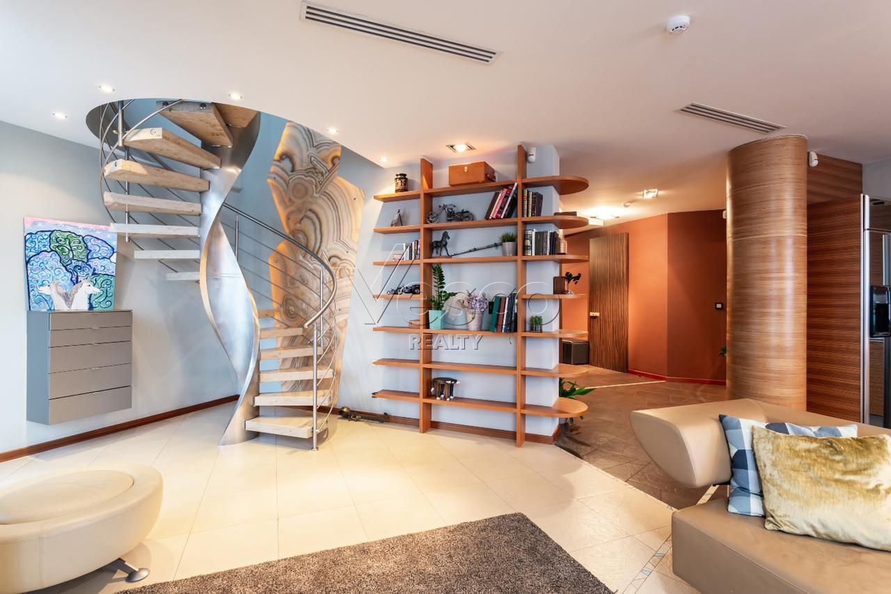 Пентхаус с террасой площадью 345.8 м²