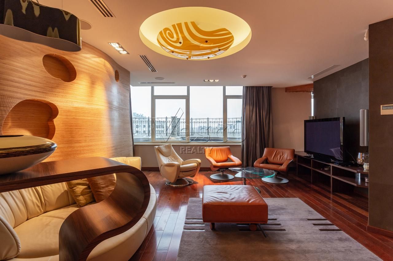 Пентхаус с террасой площадью 345.8 м²