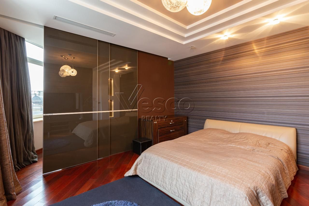 Пентхаус с террасой площадью 345.8 м²