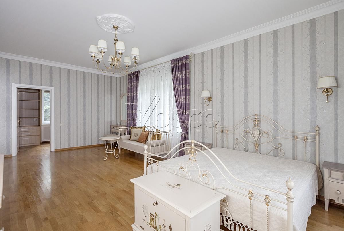Дом в охраняемом поселке