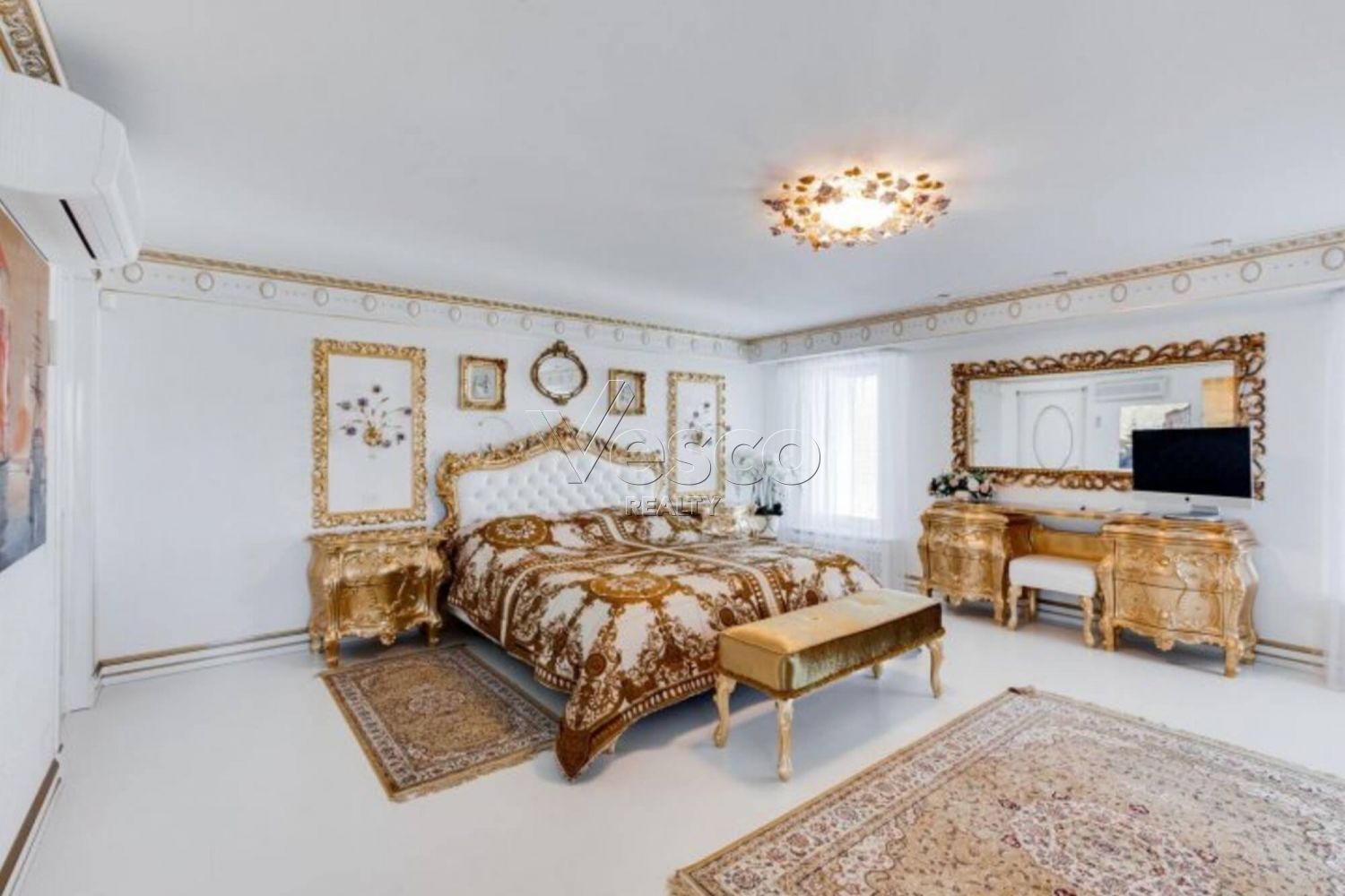 Квартира площадью 721 м²
