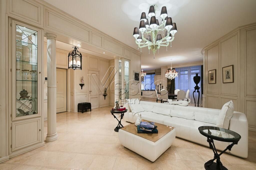 Квартира площадью 212 м²