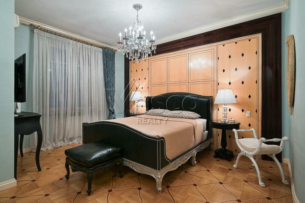 Квартира площадью 212 м²