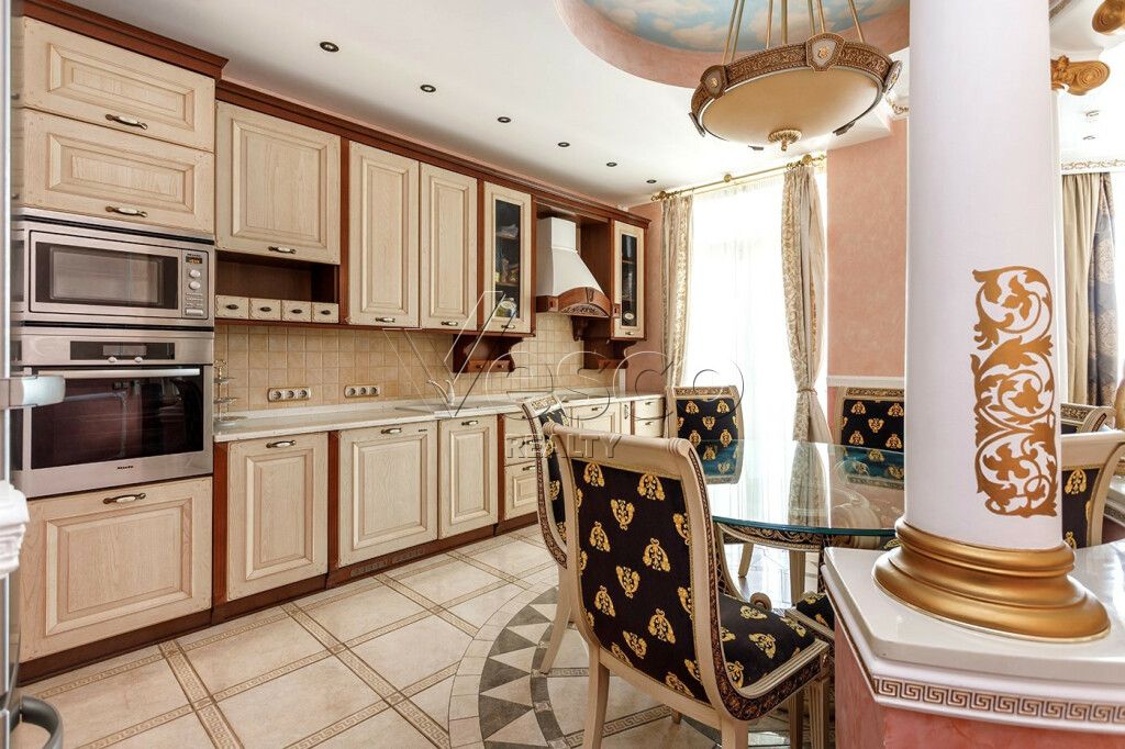 Квартира площадью 124 м²
