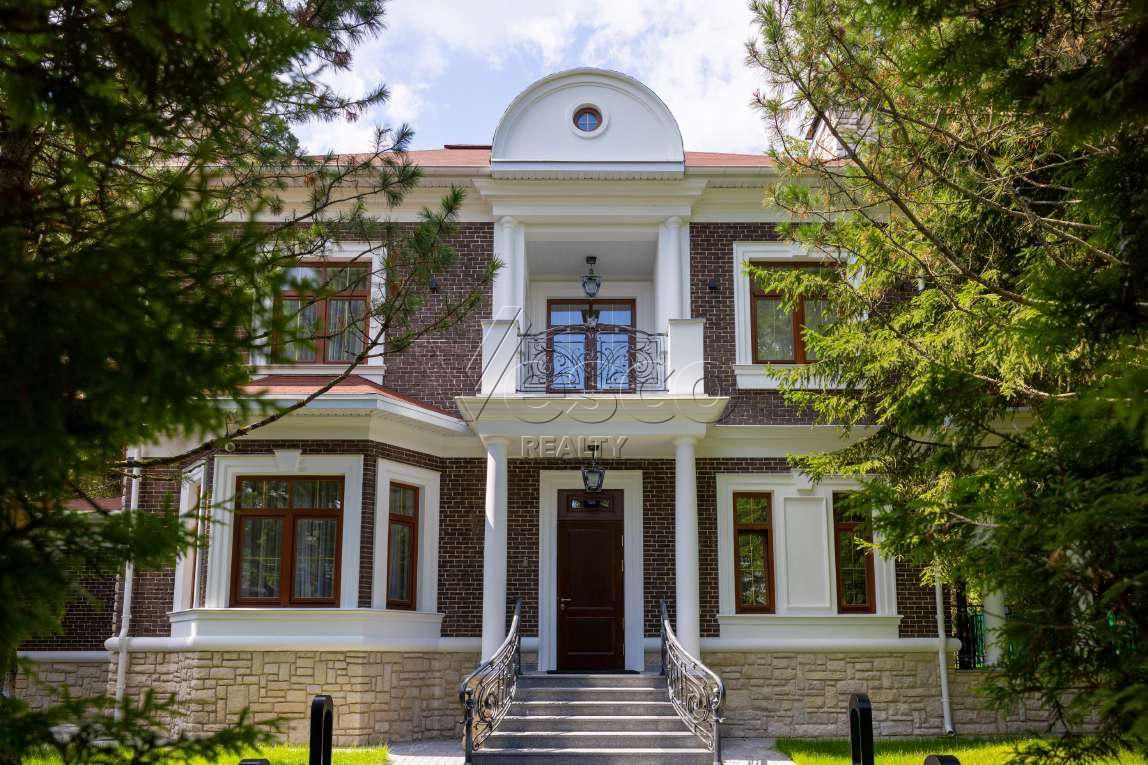 Дом в классическом европейском стиле