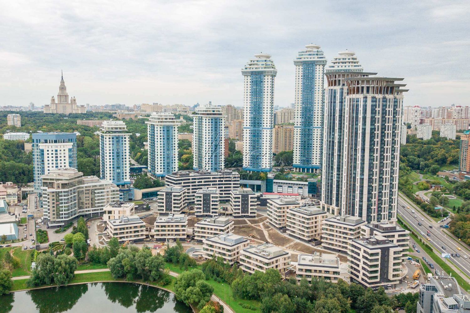 Пентхаус с террасой площадью 208.7 м²