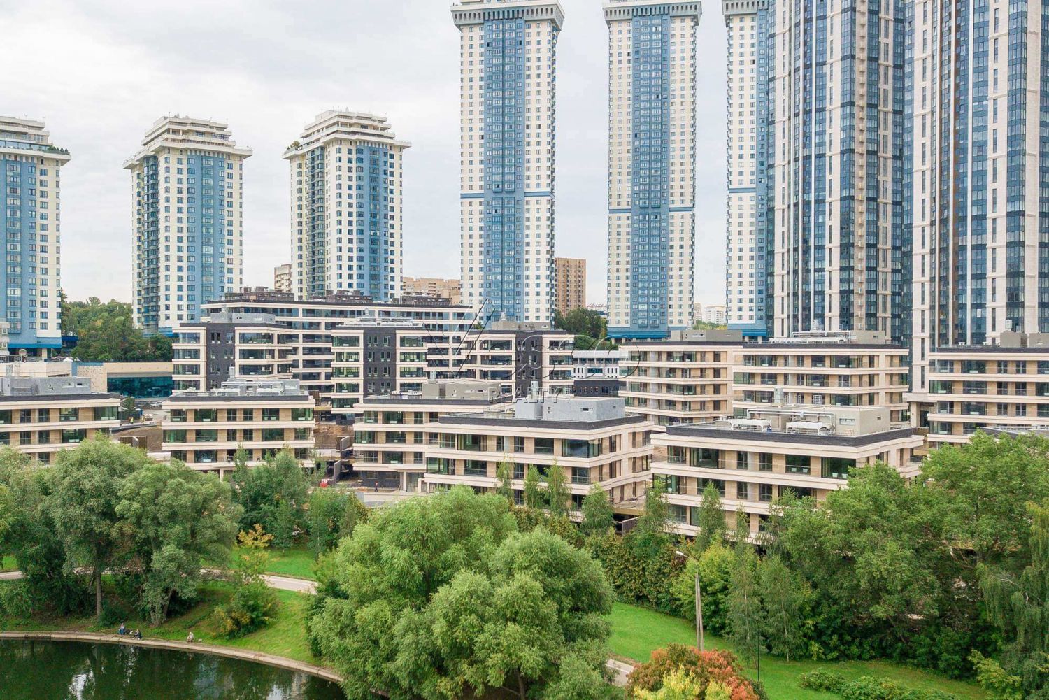 Пентхаус с террасой площадью 208.7 м²
