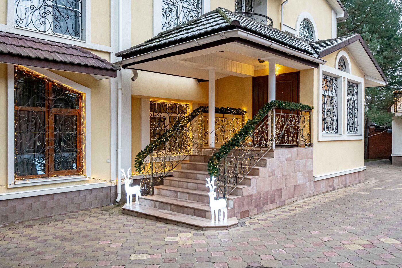 Коттедж в камерном поселке
