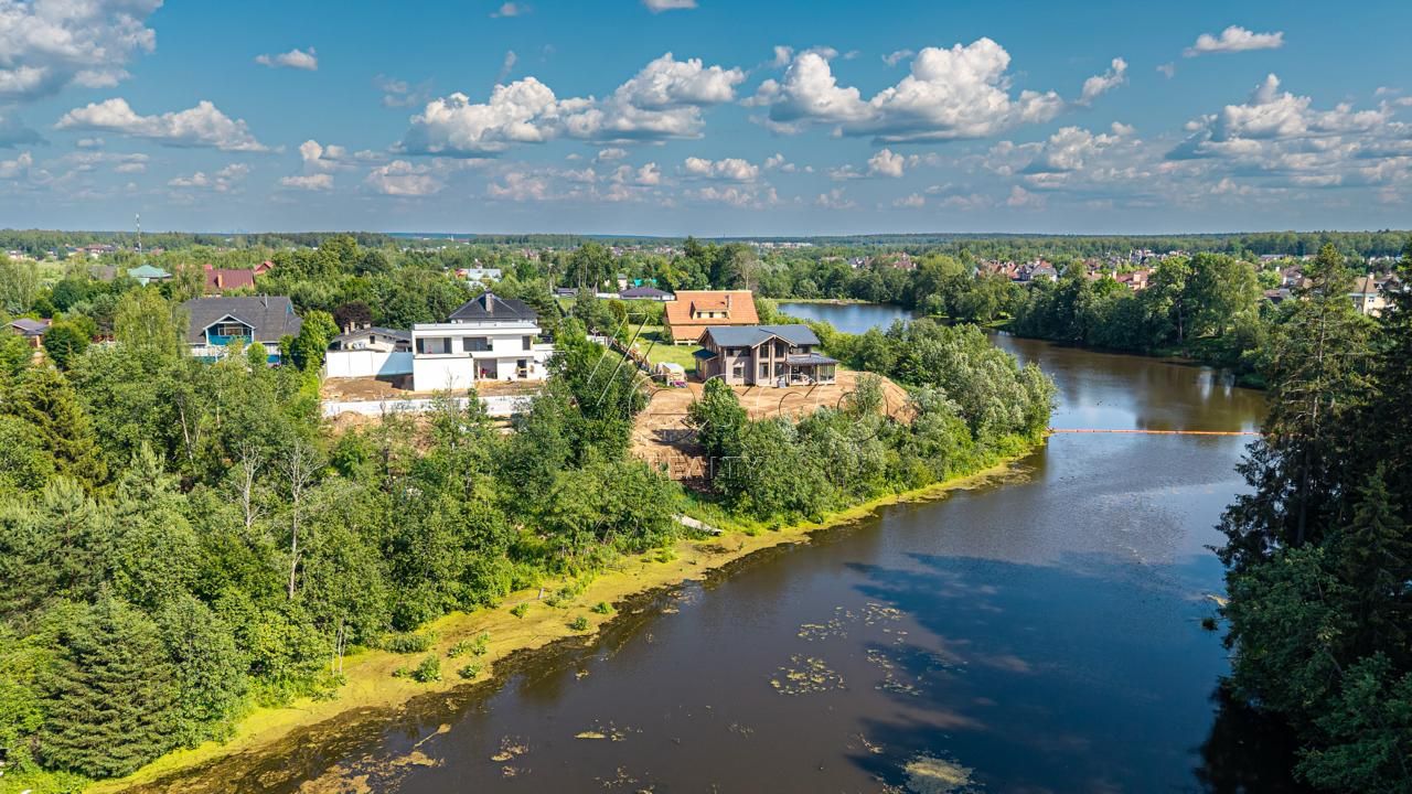 Новый дом под чистовую отделку с видом на реку