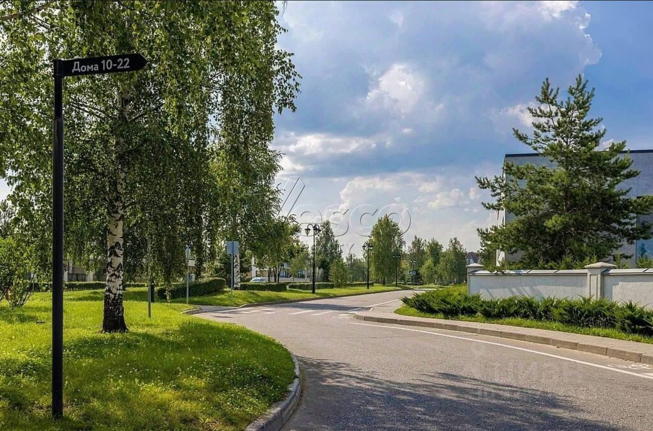 Дом без отделки с бассейном и баней