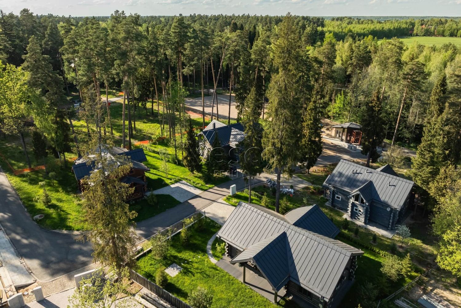 Живописный участок 18,7 сотки в клубном КП вблизи Горки-10