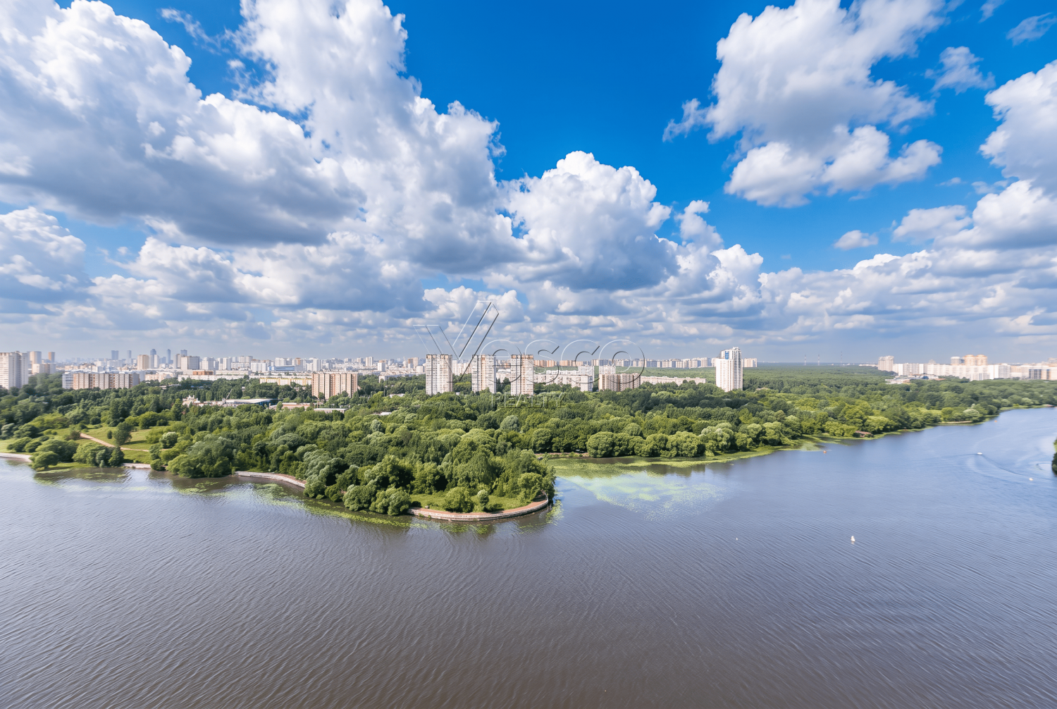 Видовая квартира с террасой и ремонтом в ЖК «Акватория»