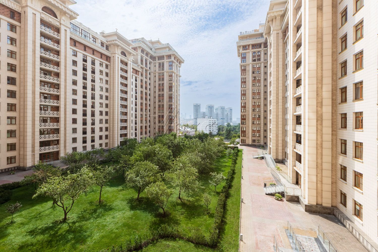 Квартира площадью 220 м²