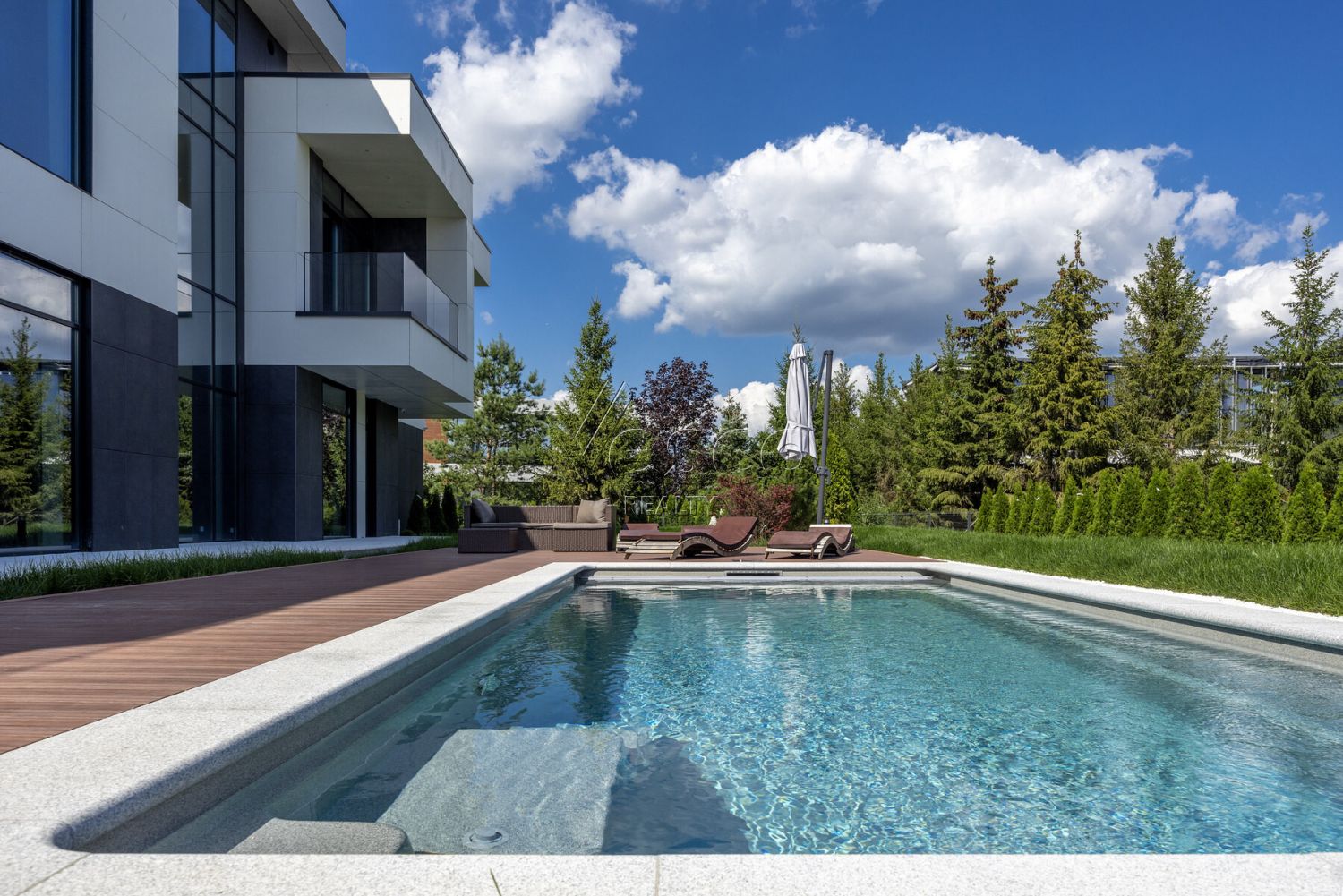 Дом в Agalarov Estate: хай‑тек и комфорт