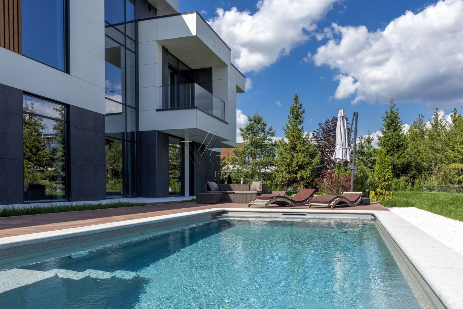 Дом в Agalarov Estate: хай‑тек и комфорт
