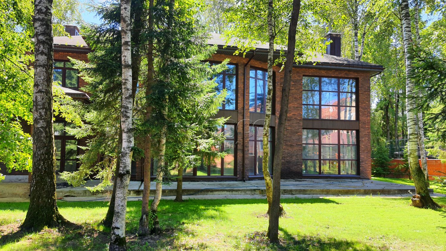 Кирпичный коттедж в поселке Сабурово Клаб