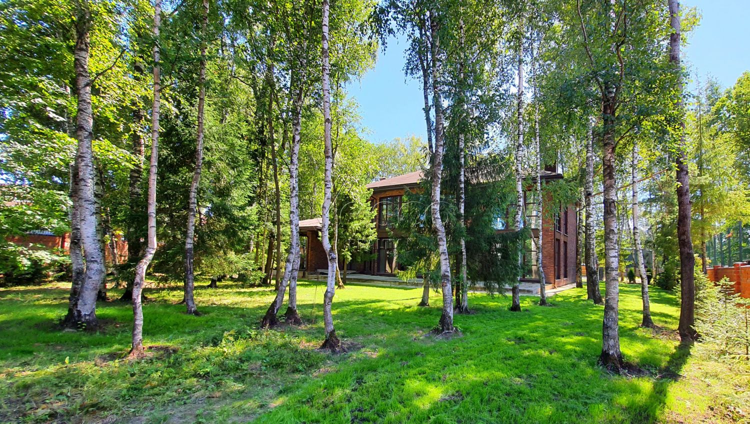 Кирпичный коттедж в поселке Сабурово Клаб