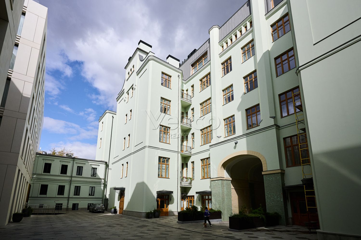 Апартаменты с дизайнерским ремонтов в клубном комплексе класса de luxe