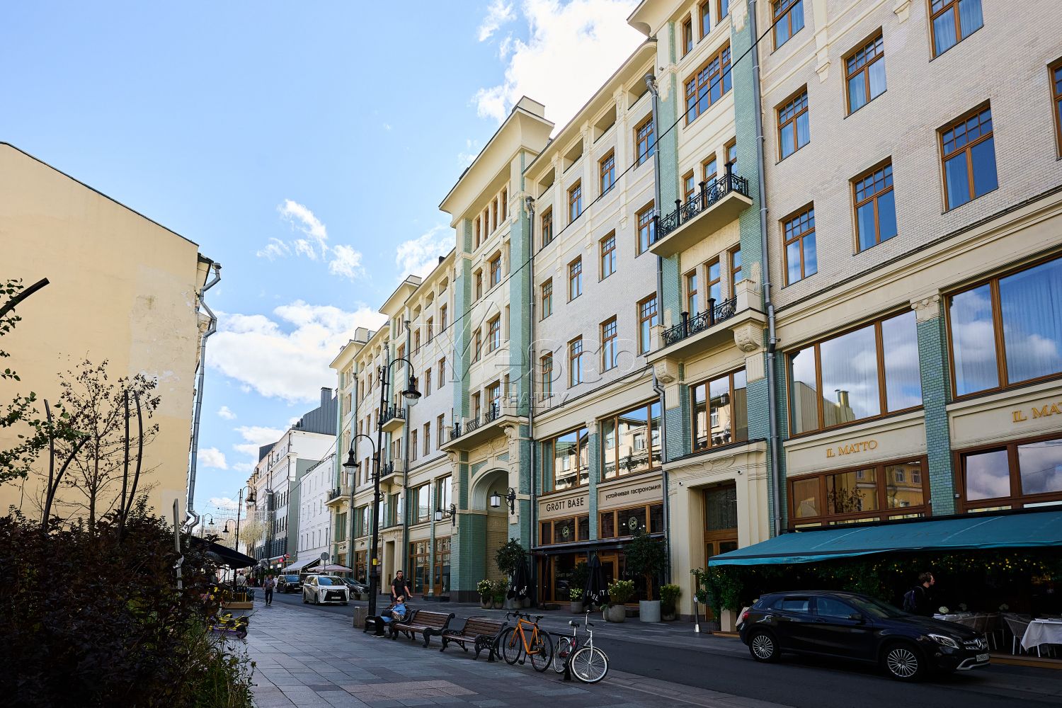 Апартаменты с дизайнерским ремонтов в клубном комплексе класса de luxe