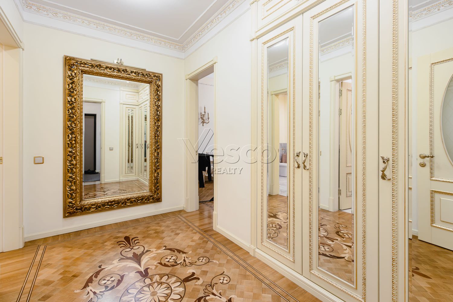 Квартира площадью 100 м²