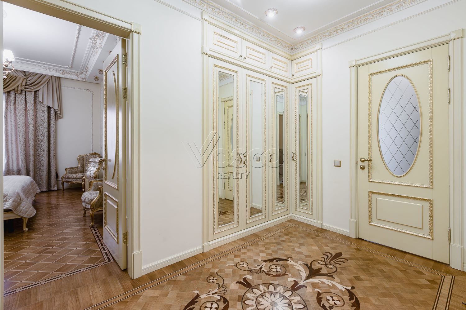 Квартира площадью 100 м²