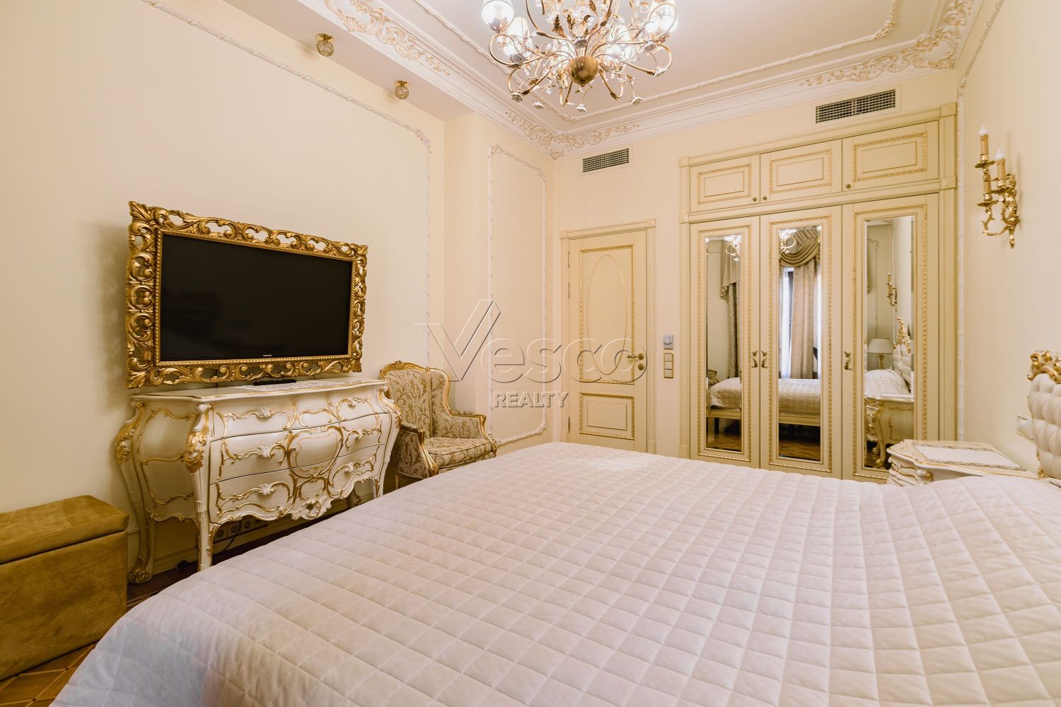 Квартира площадью 100 м²
