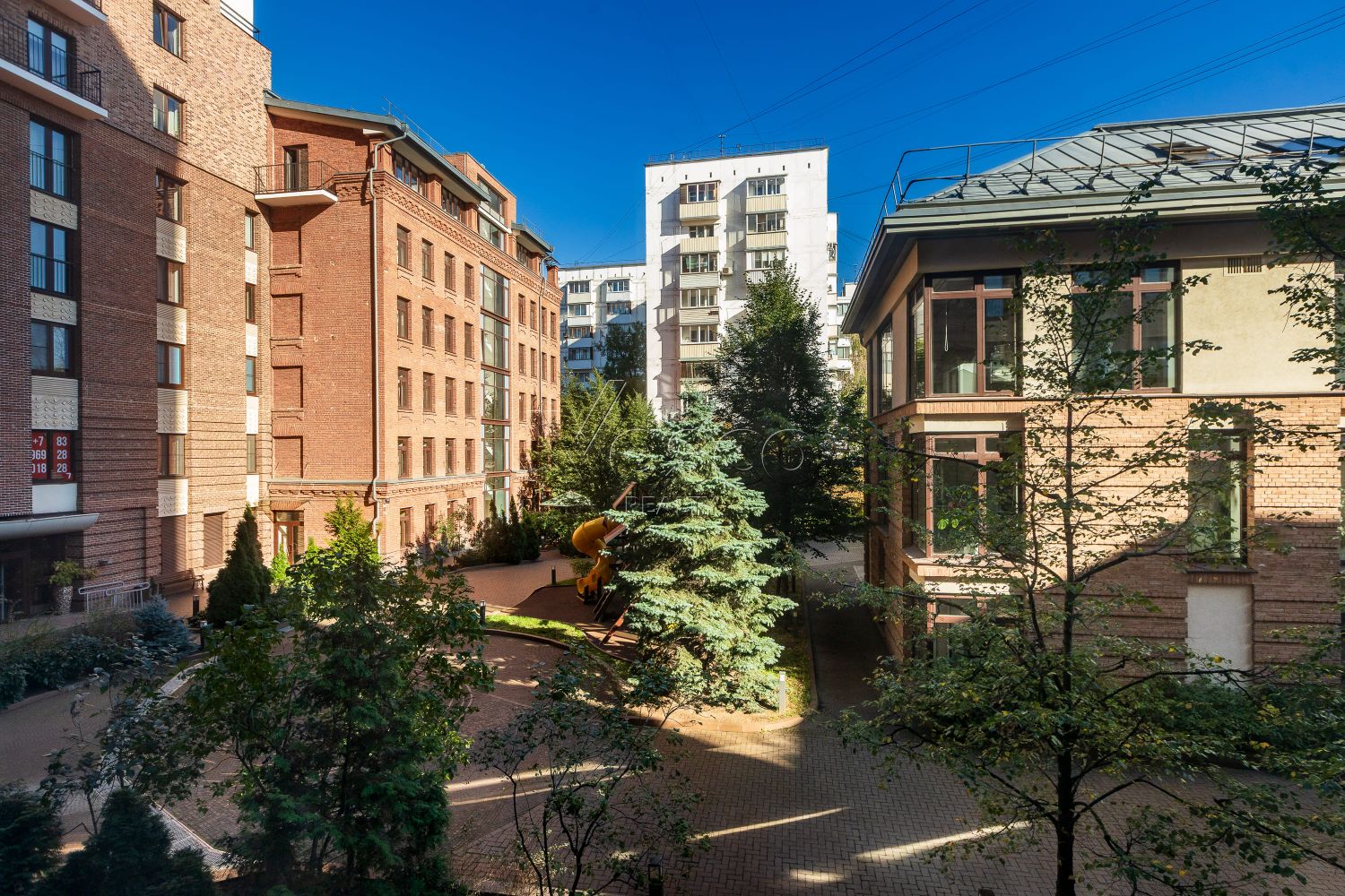 Квартира площадью 200 м²